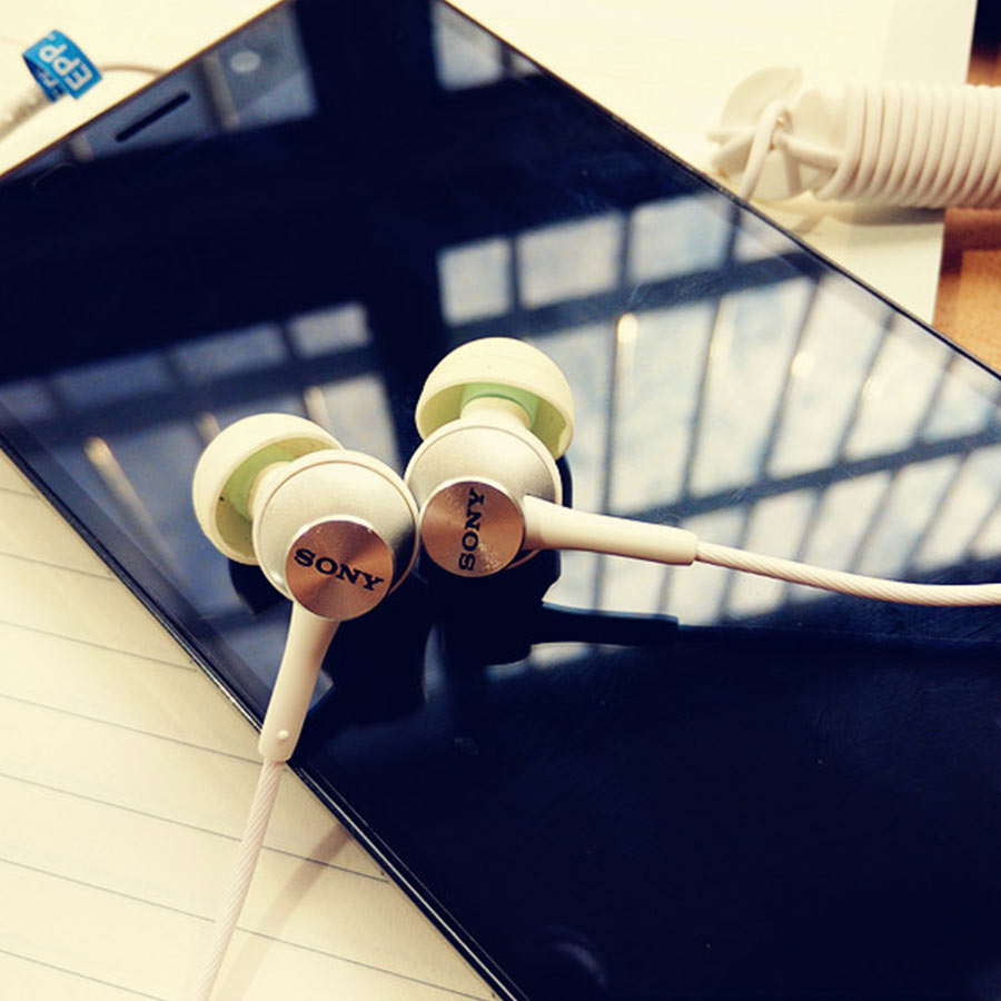 像耳塞一样入耳式耳机,好音质耳机入耳