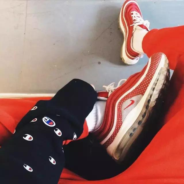 5张照片时尚潮流穿搭,50岁潮人穿搭