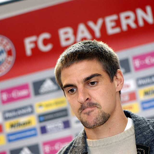 又到纪念张国荣时，而足坛也曾有位被抑郁症毁掉的绝世天才