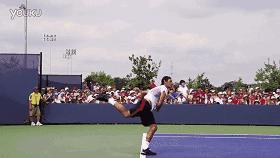 网球发球不流畅纠正办法,网球发球的纠正方法