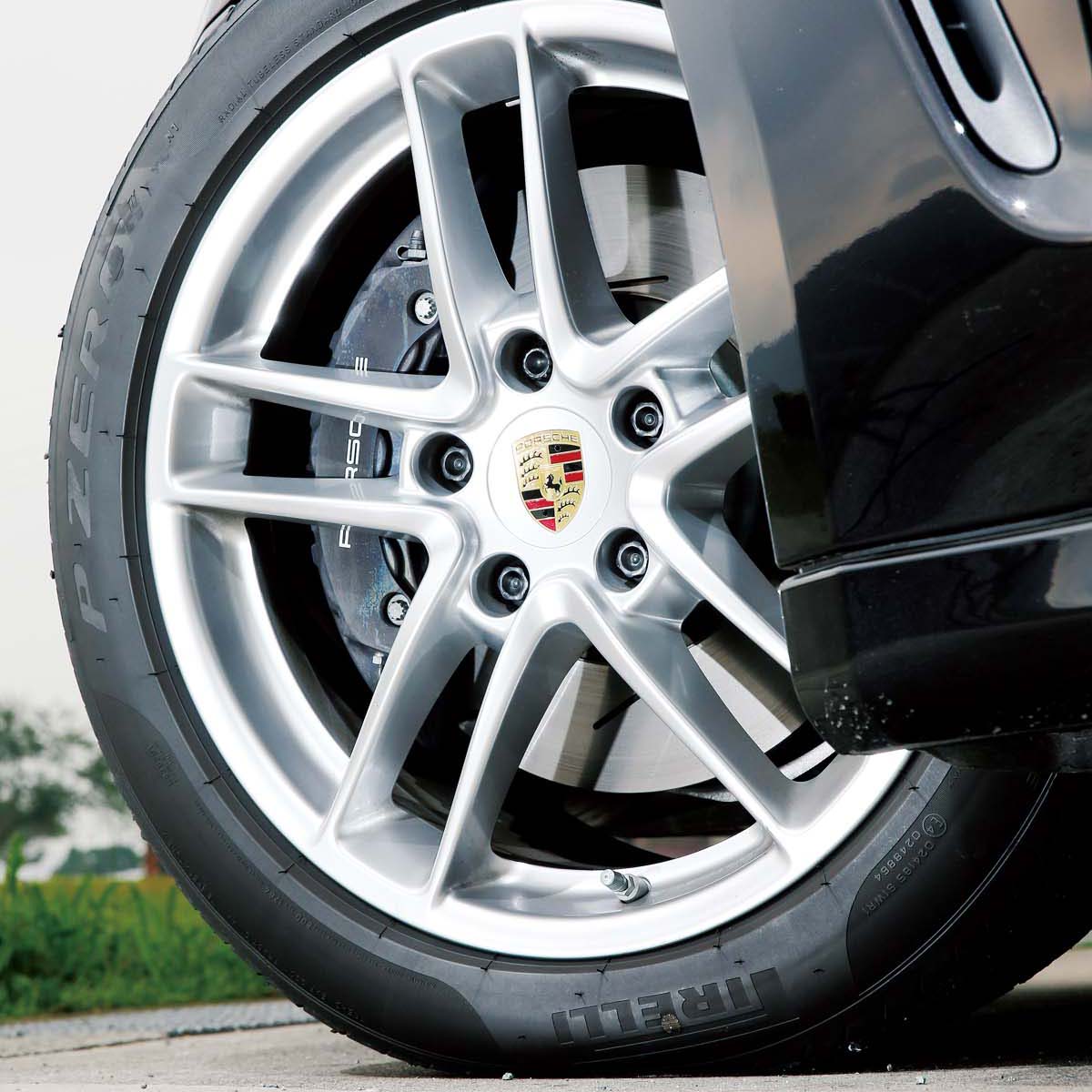 保时捷panameraturbos飙车,保时捷panameragts弹射