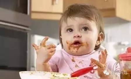 小孩骨头卡住喉咙快速解决,小男孩用一口饭救活老人