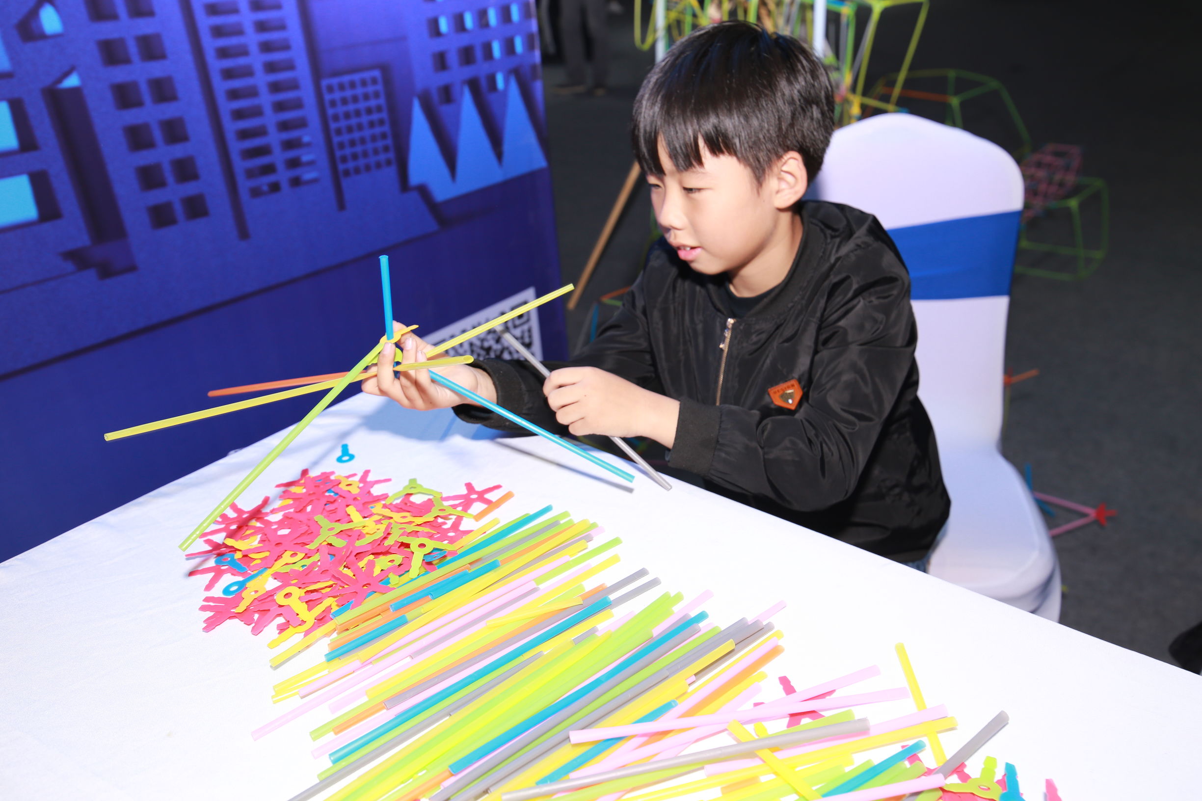 西安这个欢造节结束了熊孩子们还没有玩够