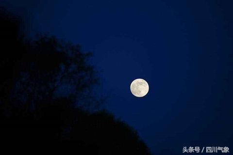 中秋明月满人间天涯共此时,中秋明月满天涯共此时的意思