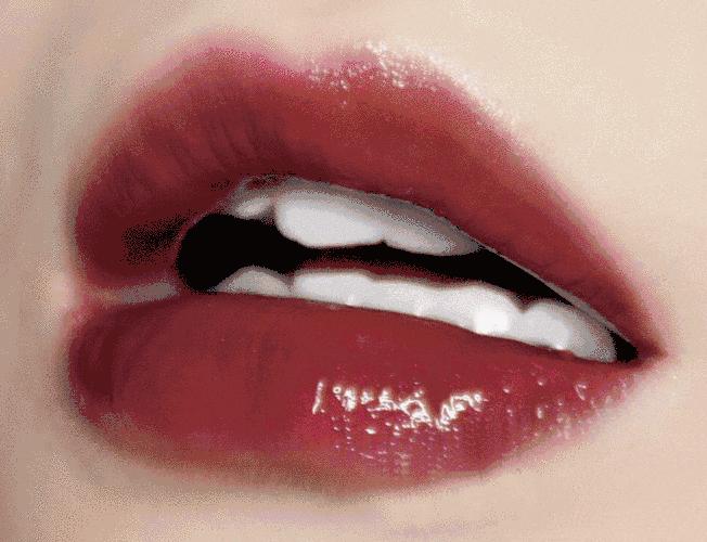 阿玛尼什么颜色口红最好用显白,李佳琦推荐适合秋冬的显白口红