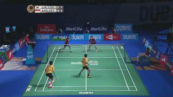 双打防守如何可以又高又远,双打站位靠前怎么防止对方拖后场