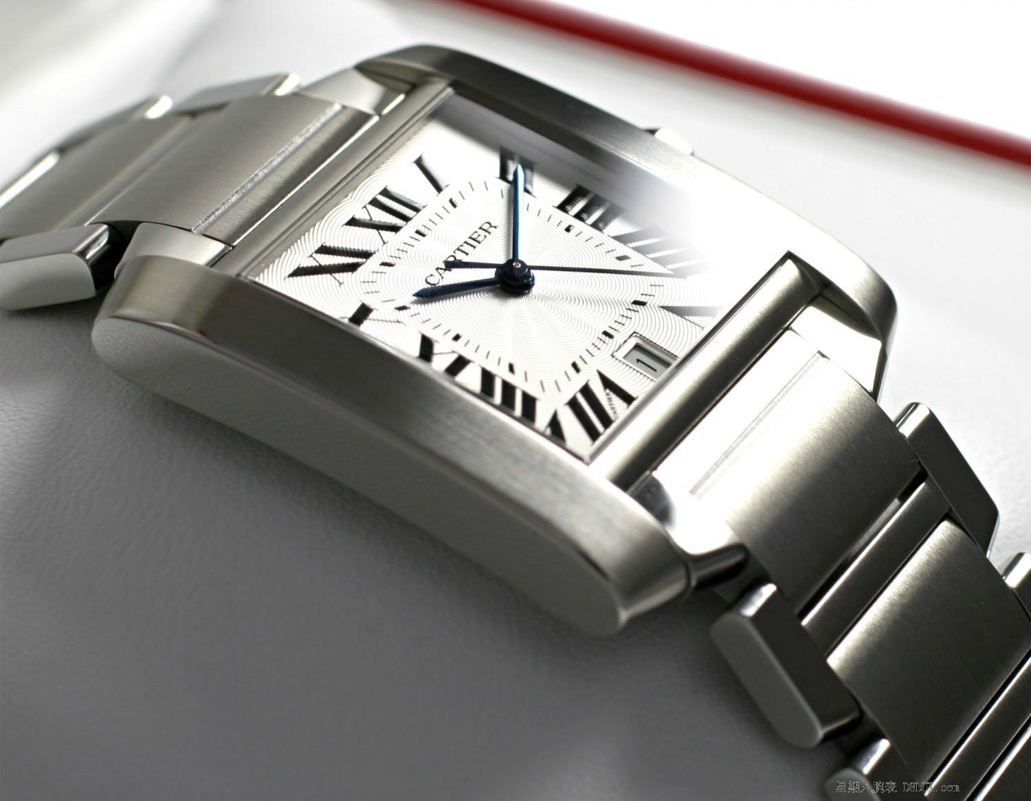 硝烟弥漫的战场上诞生的灵感！卡地亚坦克系列的前世今生