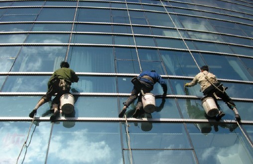 合肥人你家的玻璃就这样擦，天天都能当镜子照！