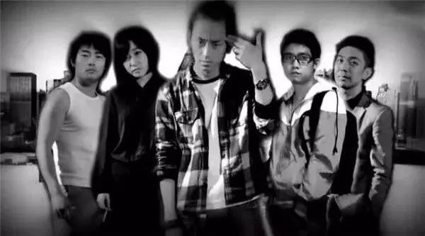 周润发经典电影片段小偷,周润发张国荣小偷电影