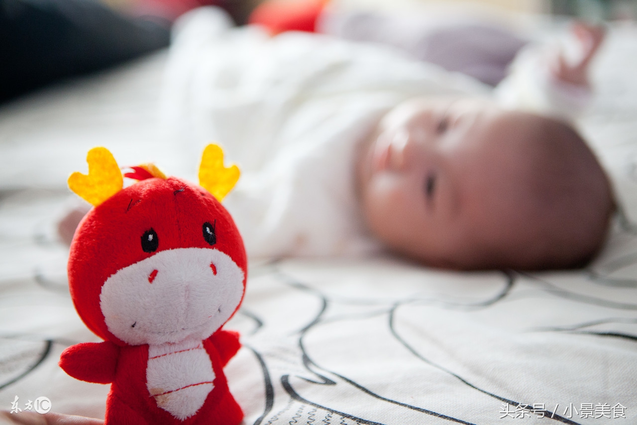 湿疹用炉甘石好还是用激素药膏好,皮肤科医院配的湿疹药膏含激素吗