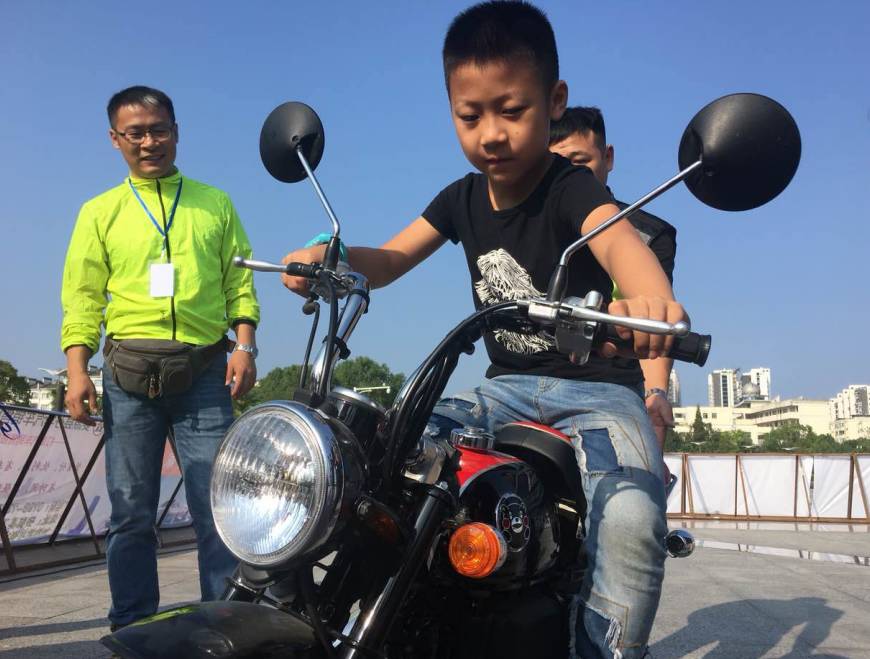 「国庆第7天」婺源又一大事发生，500铁骑进村赏秋