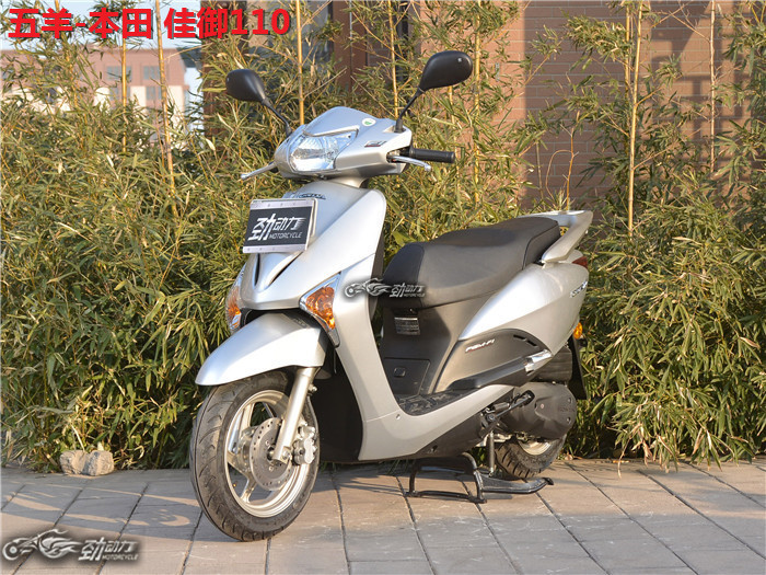 上下班代步踏板摩托车推荐,城市代步小摩托车推荐