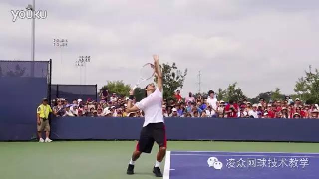 网球发球不流畅纠正办法,网球发球的纠正方法