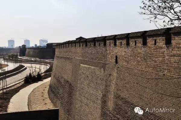 最新款三菱欧蓝德2.0试驾,三菱欧蓝德2.0l畅享版5座试驾