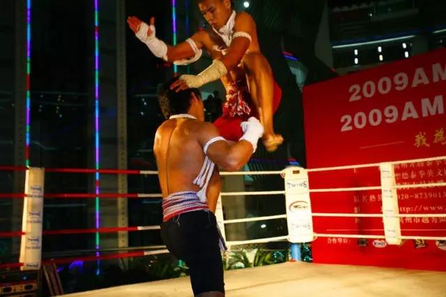 揭秘：真实的泰国人妖，昙花一现的美丽