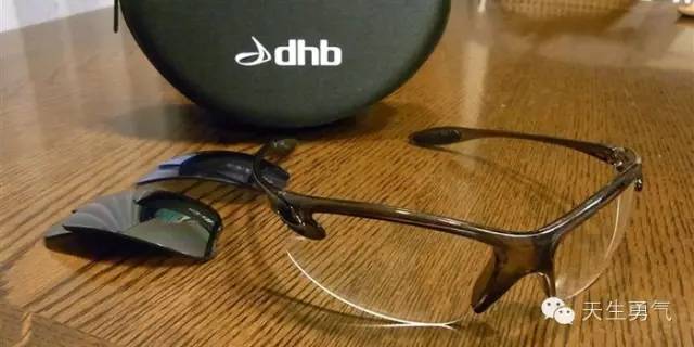 秋冬季专业跑步装备必买清单,跑步必备的七款装备有哪些