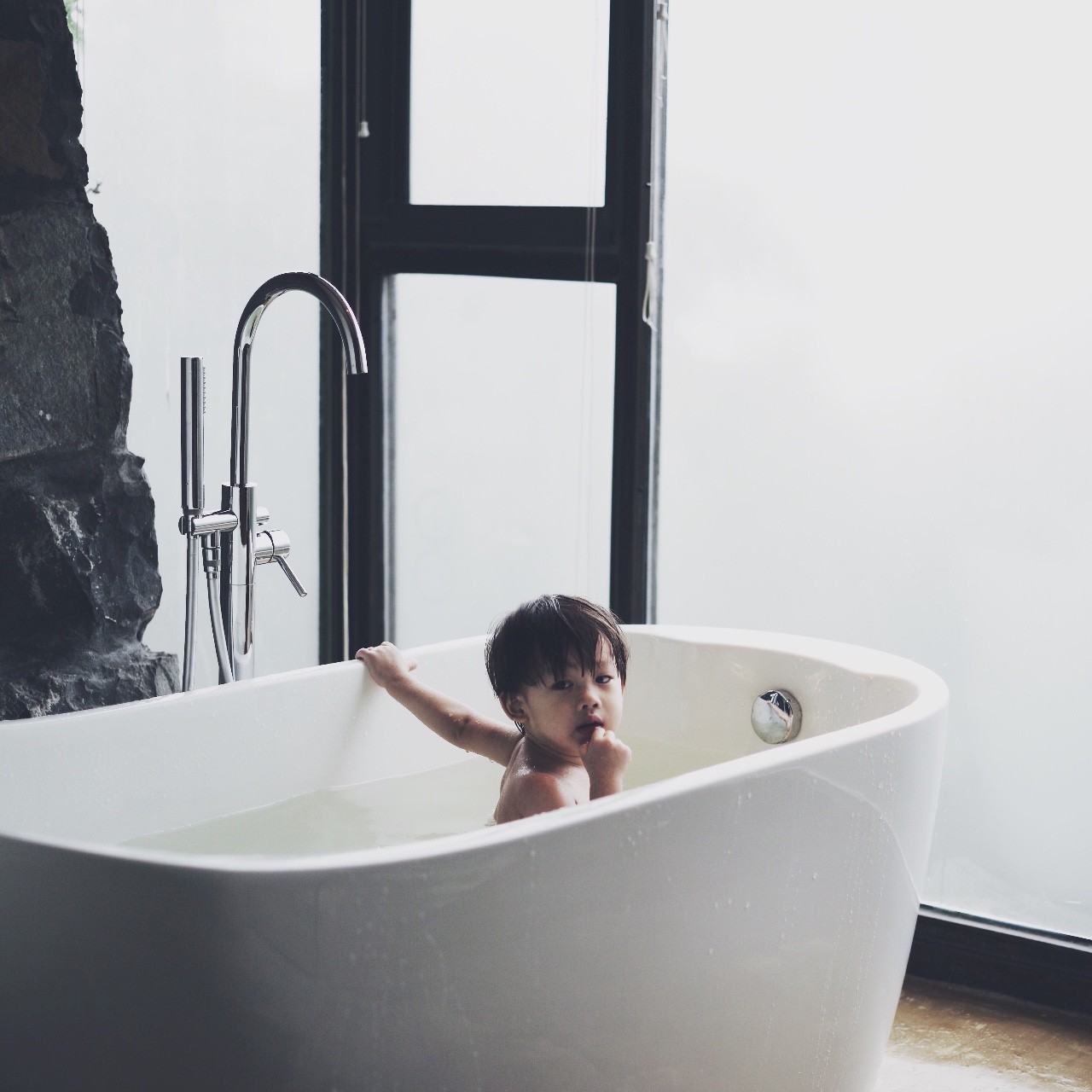 又到了动物们交配的季节，请站在宇宙中心用力呼唤爱！