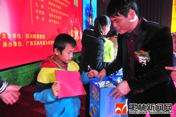 晏家飞：从小货郎到总代理商