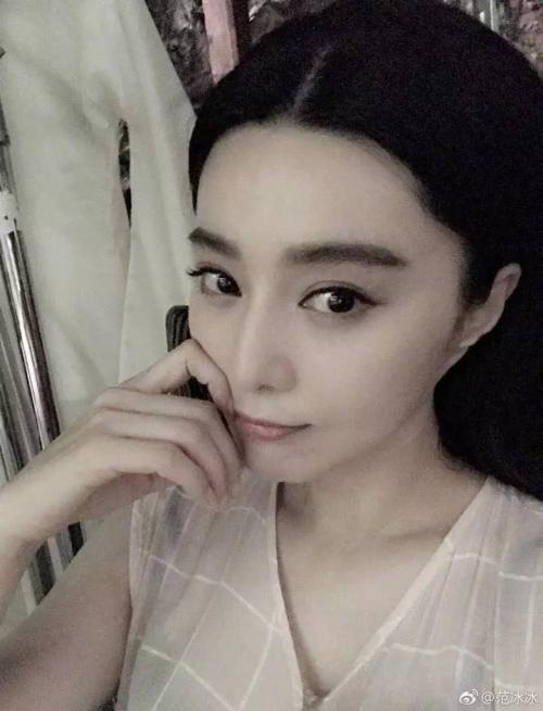 女星都是神存在！范爷熬夜拍戏颜值还在线，为啥我一熬就脸黄？