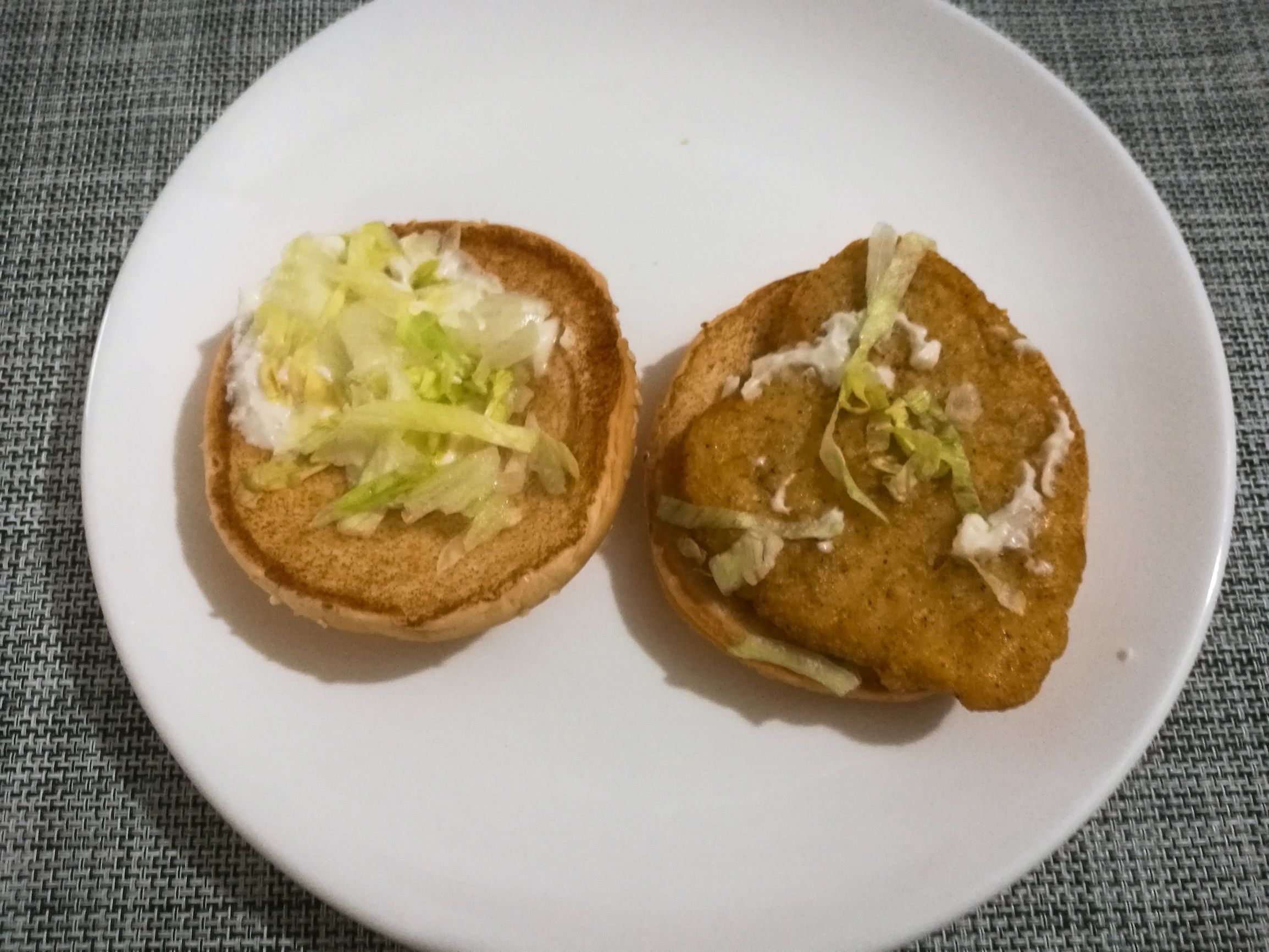 麦当劳存在感超低的汉堡，麦香鸡堡测评