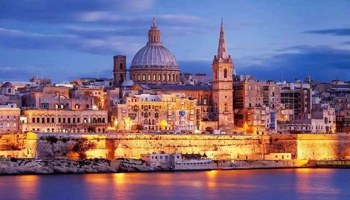 嗨！你听说过马耳他吗？一个既美丽又高度发达的岛国！