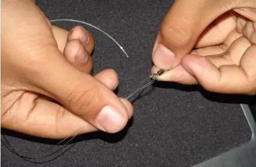 绑钩紧线时断线怎么回事,路亚怎样绑线才不会断线