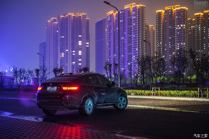 宝马X6，不谈性能如何！自驾遇上大雨还被拍成大片，颜值绝对够！