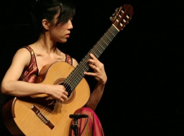 古典吉他大师杨雪霏经典代表作,杨雪菲古典吉他音乐会演奏视频