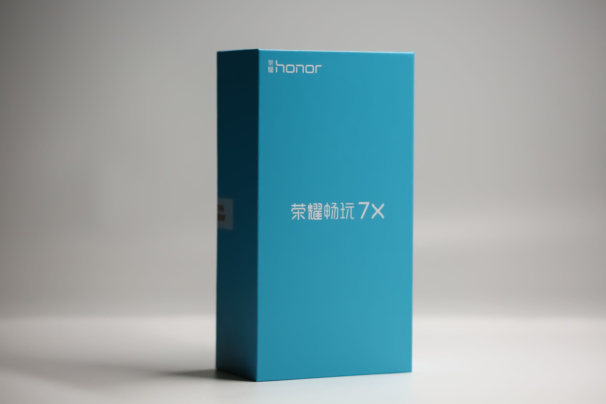 大屏更好用荣耀畅玩7x售价1499元,荣耀畅玩7x是好手机吗