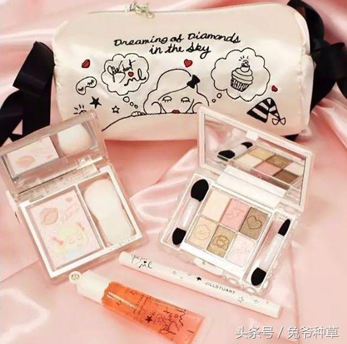 历年彩妆圣诞款,丧心病狂的妆容