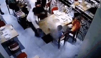 儿童烫伤第一时间的正确处理方法,孩子烫伤家长用偏方治疗