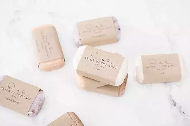 秋冬泛红脱皮皮肤怎么修复,秋冬面部干燥脱皮怎么办