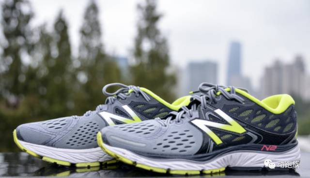 跑步新手怎么选跑鞋,有一定跑步基础的怎么选跑鞋