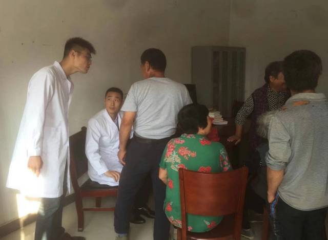 「霍邱老乡请注意」金秋十月：健康扶贫到霍邱