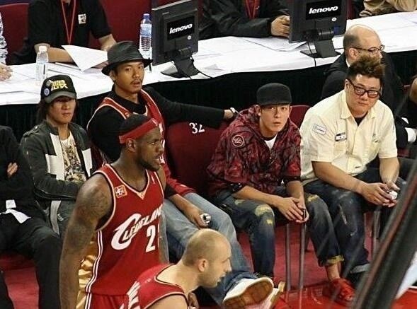 勇士夺冠詹蜜的心路历程,勇士球迷颜值