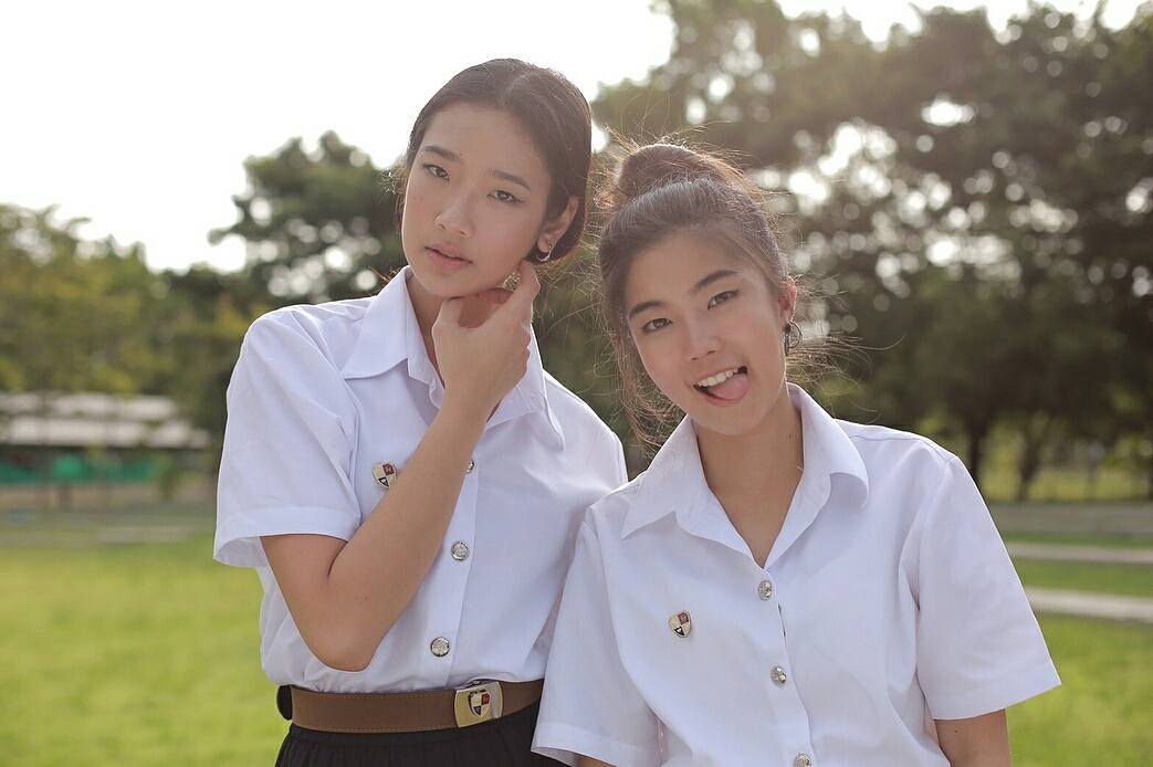 天才枪手中小琳得奖介绍自己片段,天才枪手电视剧版小琳和班克吻戏