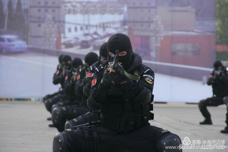 县公安局扎实开展警务实战大练兵,公安十九大忠诚保平安实战演练