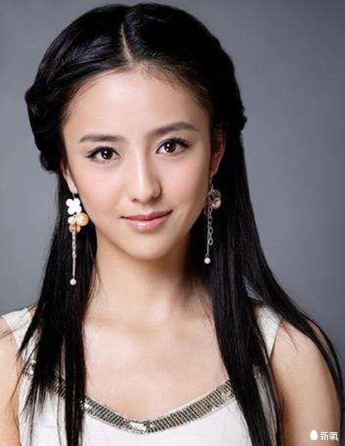 佟丽娅把*牙虎**磨掉了，其实她最该整的是眼睛！