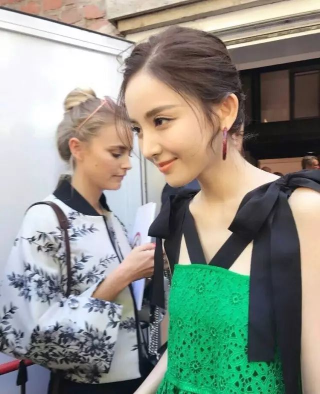 古力娜扎用的什么化妆品,娜扎伪装被一秒认出