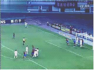 奇葩足球十大任意球,奇葩任意球防守