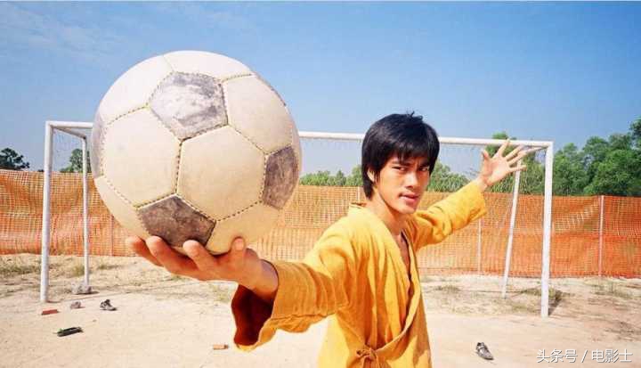 周星驰拍少林足球,周星驰演少林足球多少岁