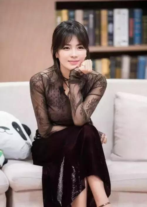 唐嫣宋茜换了刘海换个头！鲁豫神似郭碧婷？剪刘海堪比微整形啊！