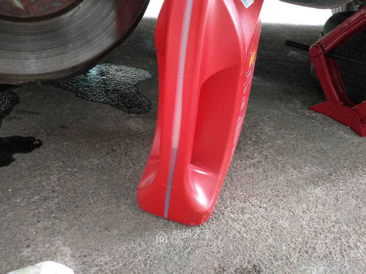 更换手动变速箱油最好的方法,汽车保养与维修更换自动变速箱油