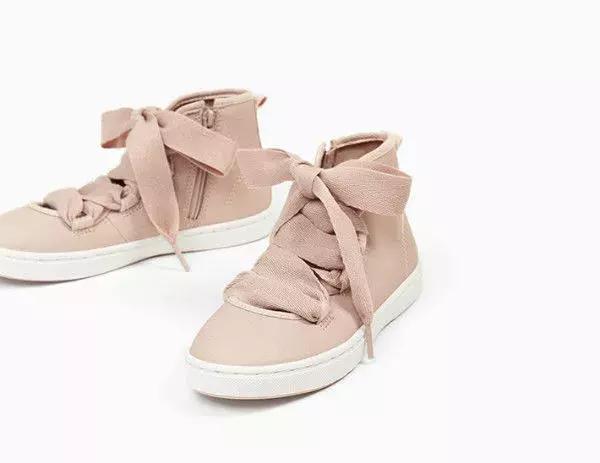 小孩的鞋子今年的新款,孩子的鞋都小了