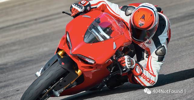 机车与婚纱,机车与跑车比赛