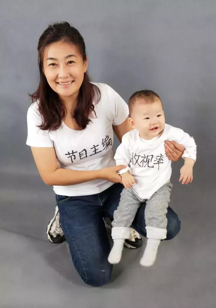 老板支持员工带小孩上班,员工带孩子上班老板帮忙带娃