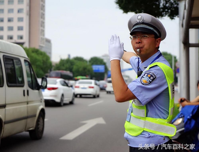 交通事故对方车辆逃跑,交通事故对方轻微逃跑怎么处理