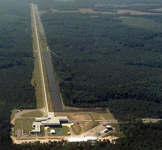 引力波为什么要100年才被证实,为什么可以发现引力波