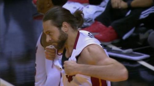 欧文和詹皇,球衣撕坏事件