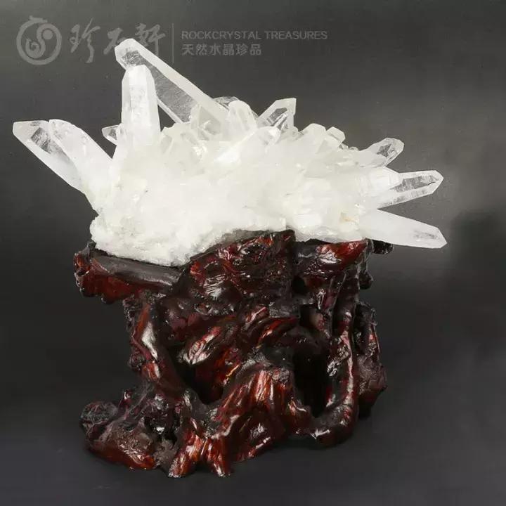 水晶球摆哪个位置最好,摆球是摆在点上吗